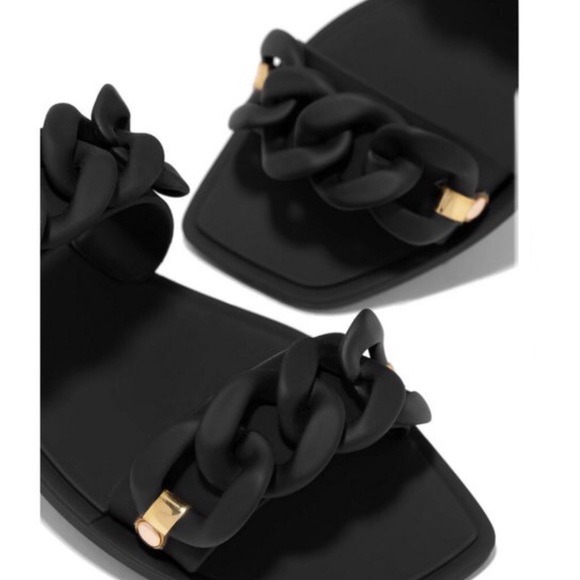 !! NEW !! Jelly Slide Sandals with Chain Detail in Matte Black - Picture 3 of 11
